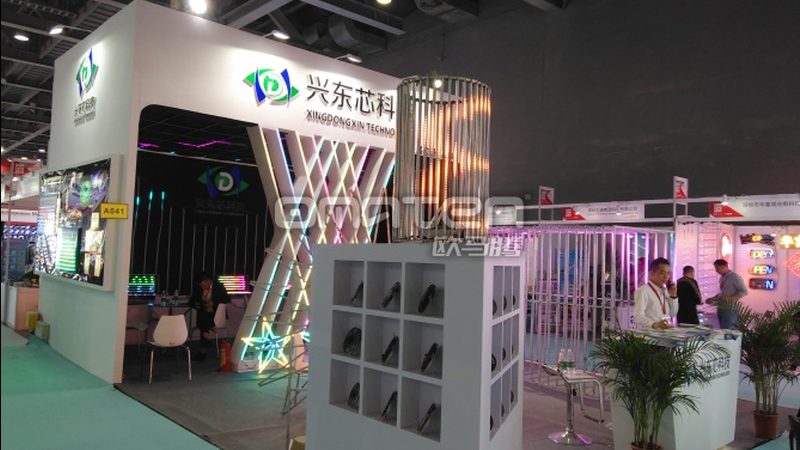 玻璃舞台搭建：优缺点解析与选型建议