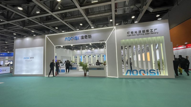 揭秘灯箱定制：厂家报价背后的考量因素